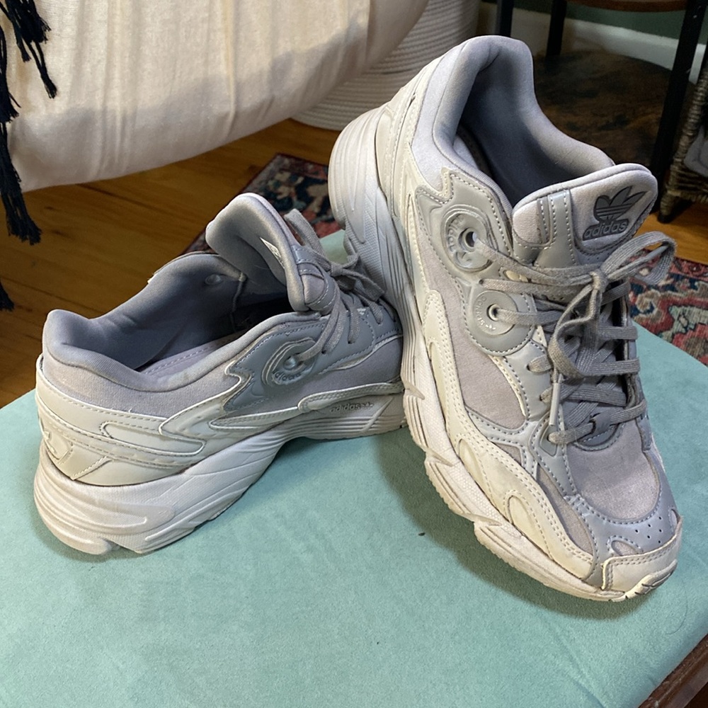 Adidas Astir Sz 9.5
